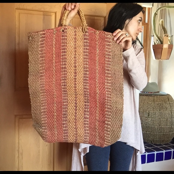 Vintage Handbags - Vtg oversized Jute woven ethnic beach market bag
